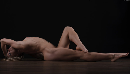 889906 (a): :2100x1207